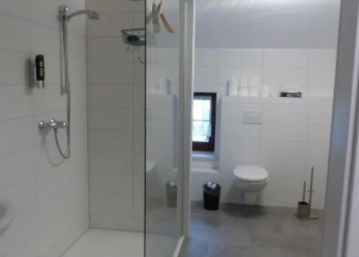 In 09548 Bis Maximal 18 Personen سيفن